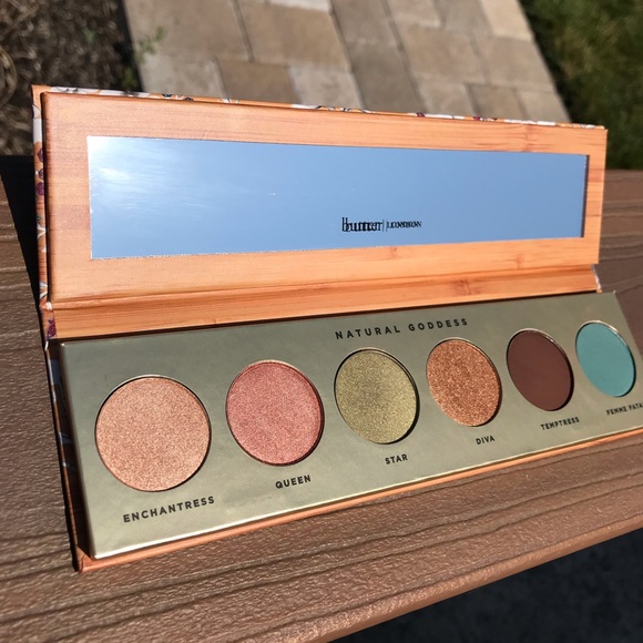 Eyeshadow Palette 🎨 - Picture 1 of 7